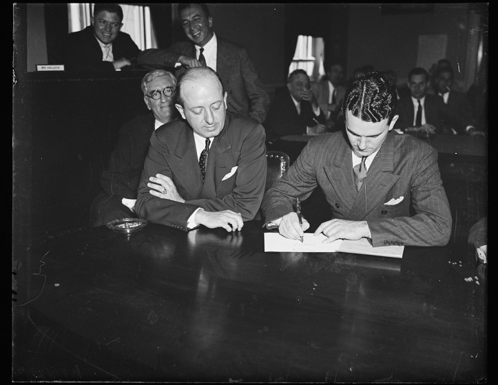 39263v Congressional defiant served with subpoena. Wash 1935.jpg